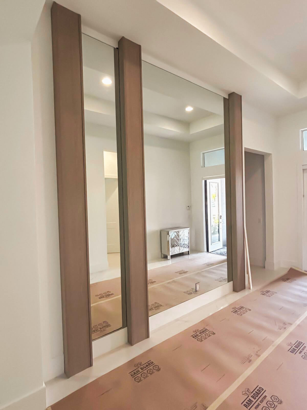 Oversize Mirror in Avenir City