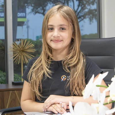 High-quality custom glass and mirror solutions for home and office.