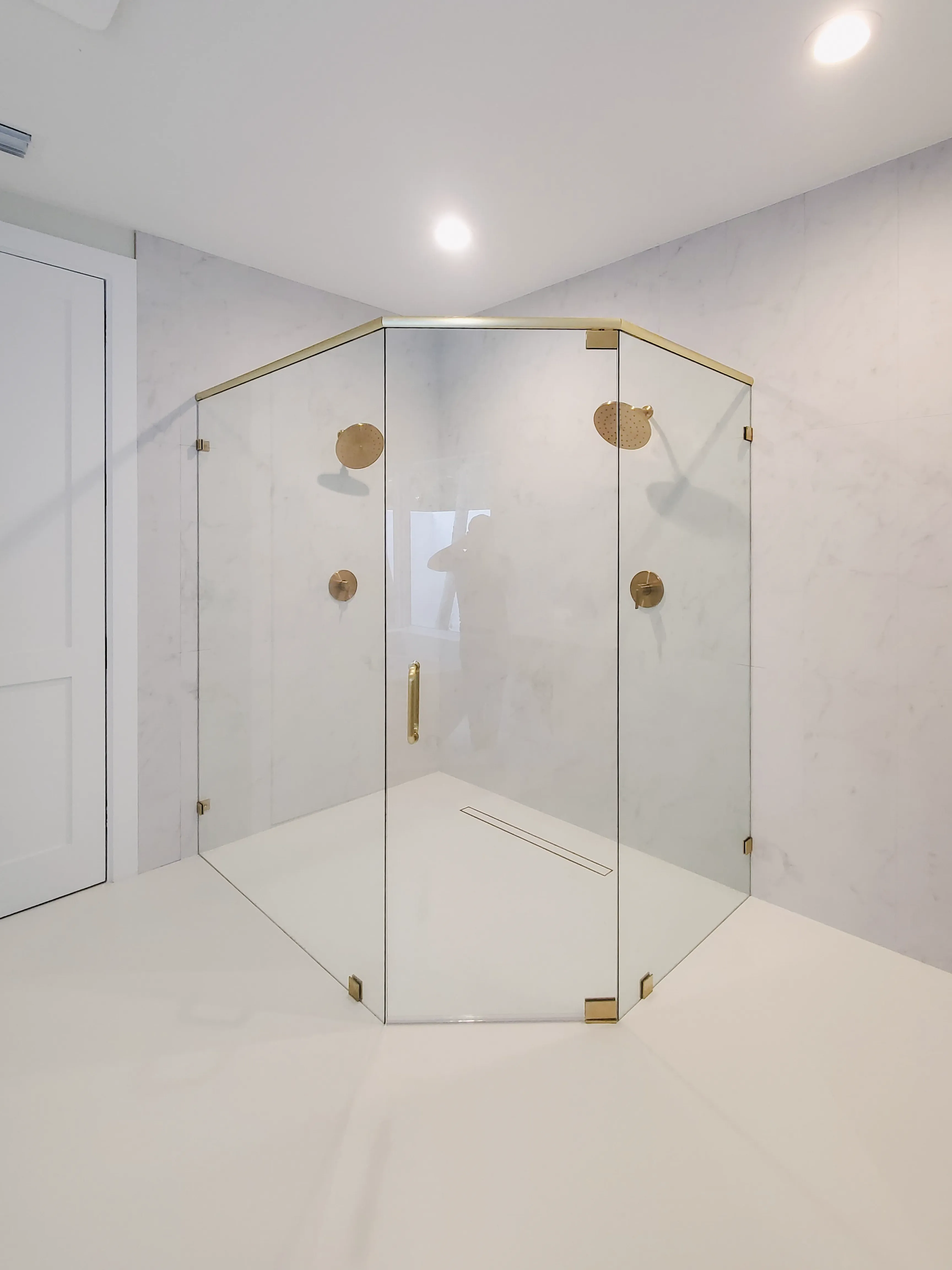 Shower Doors | Man O War Rd Residence