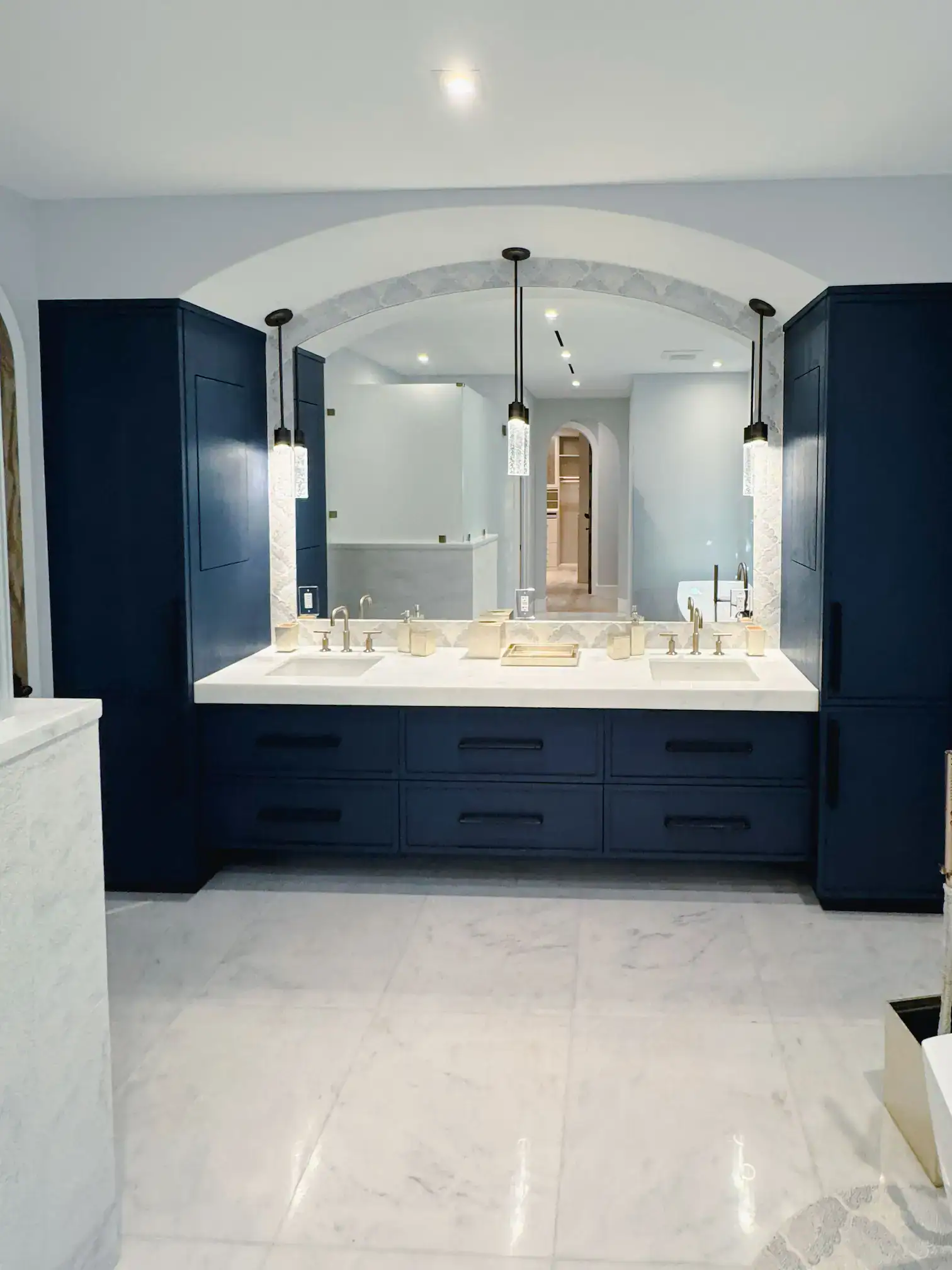 Custom Mirror | N Ocean Way Residence