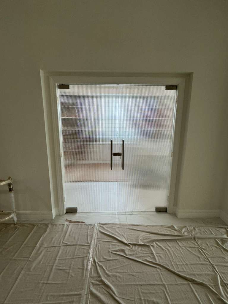 Glass Partition | Vaulting Drive Residence