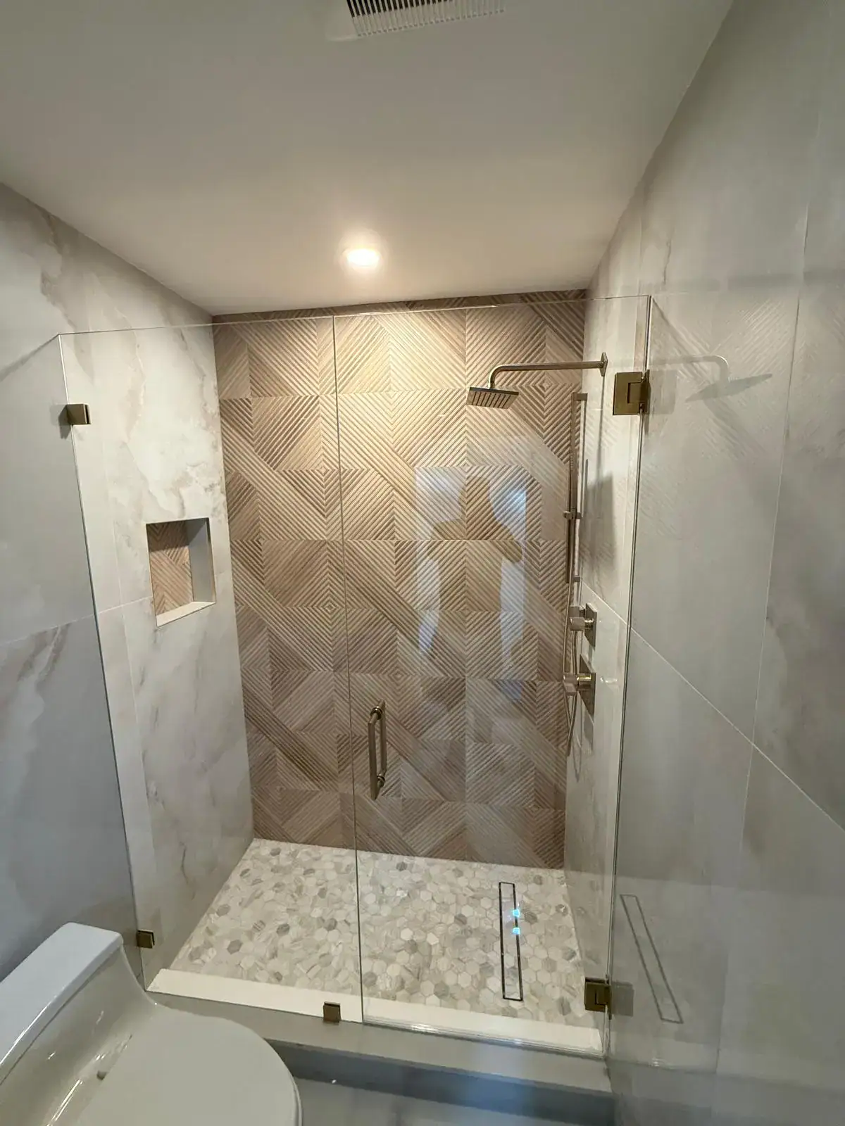 Shower Enclosure | Edinburgh Drive Residence