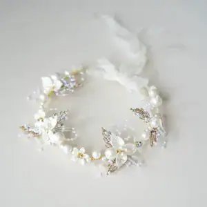 Corona de Perlas Premium en Tono Crema